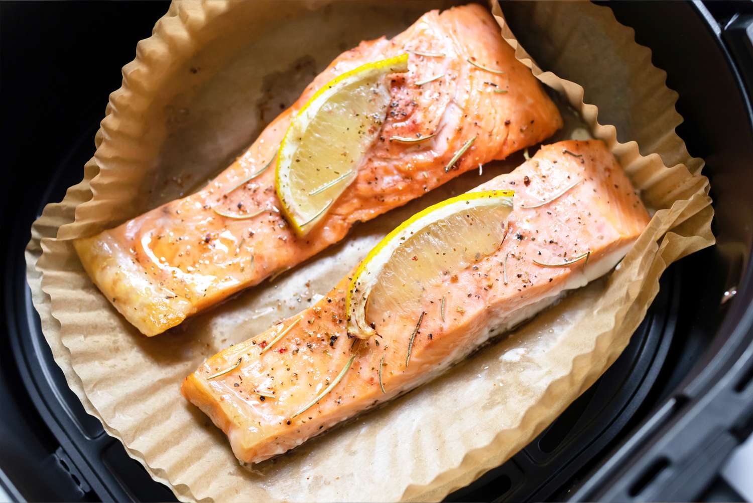 Healthy Air Fryer Salmon: Omega-3 Rich & Ready in 10 Minutes